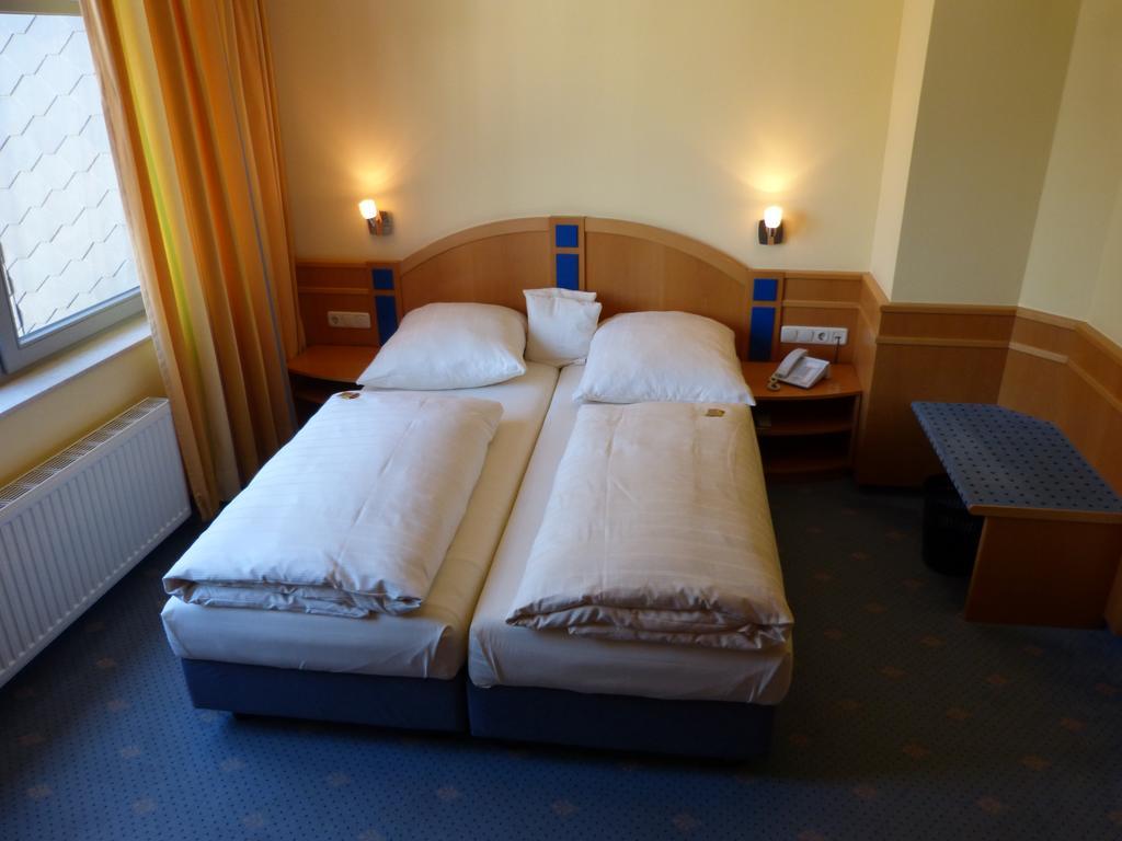 Forsthaus Bergedorf Hotel Hamburg Room photo