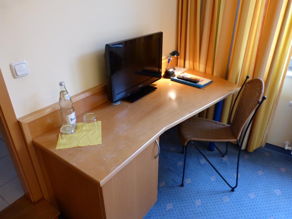 Forsthaus Bergedorf Hotel Hamburg Room photo